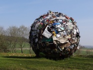 Globe (Maarten Vanden Eynde)