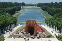 Dirty Corner (Anish Kapoor)